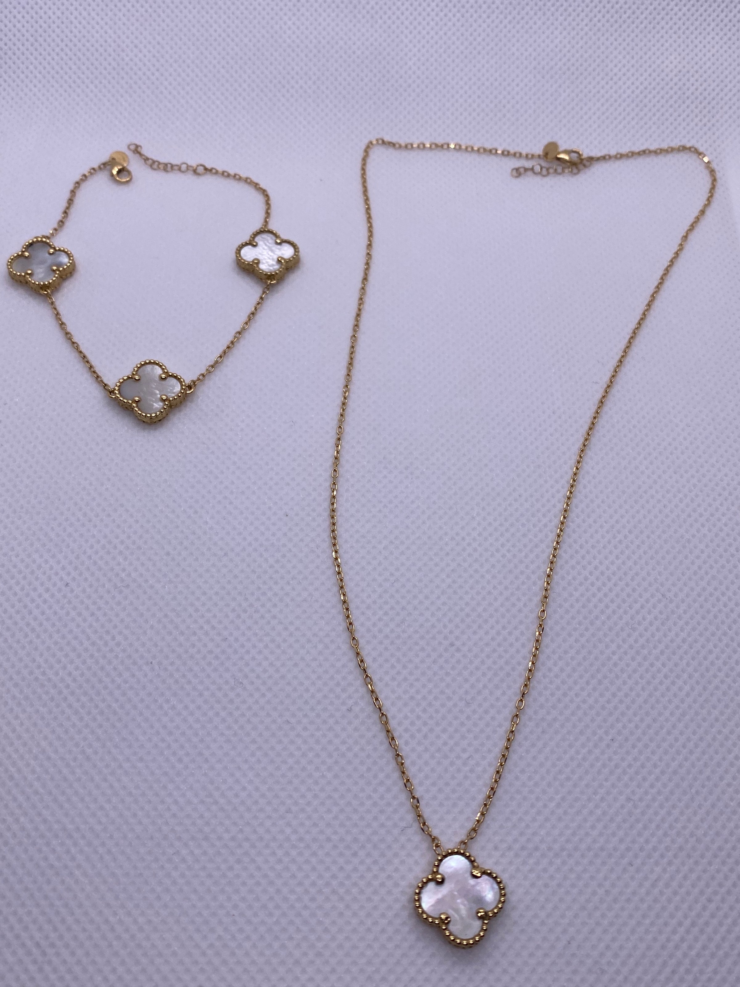 Pure 18k Carat Gold necklace and bracelet set